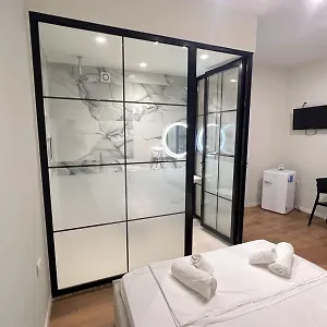 Serene Apartahotel